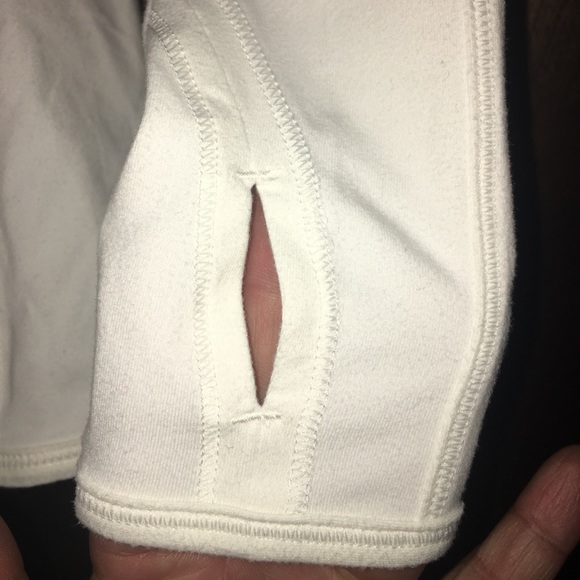 15.5”PTP SIZE 4 or SMALL LULULEMON MAKING MOVES PLEATED LONG SLEEVE WHITE TOP - Picture 9 of 16